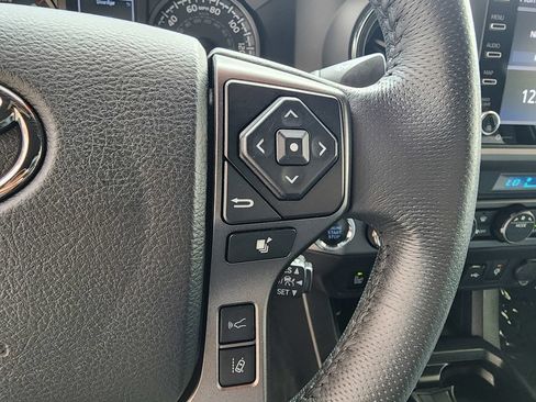 Used 2021 Toyota Tacoma TRD Off-Road w/ Technology Package AWD/4WD image 20