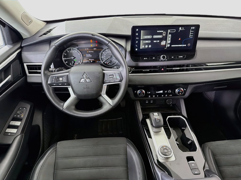 Used 2025 Mitsubishi Outlander SE FWD image 26