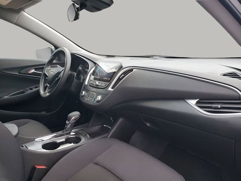 Used 2025 Chevrolet Malibu LT image 14