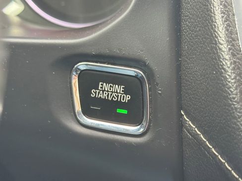 Used 2019 GMC Acadia SLT FWD image 25