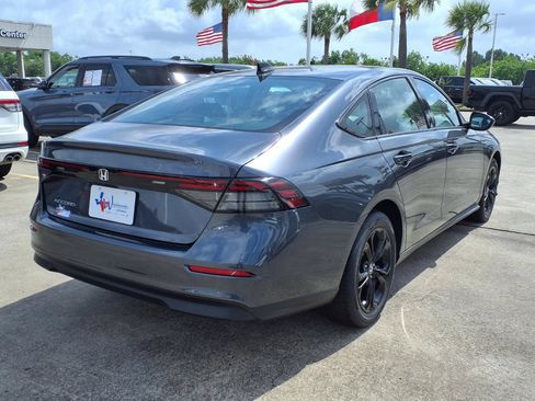 Used 2025 Honda Accord SE image 5