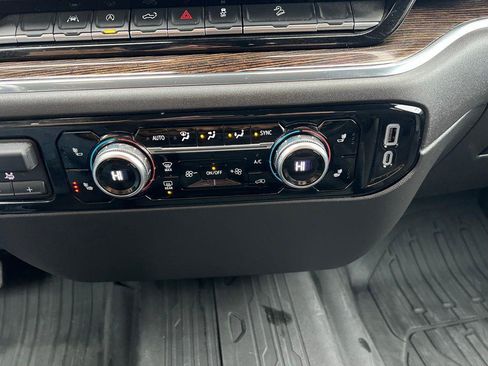 Used 2024 GMC Sierra 1500 Elevation image 30