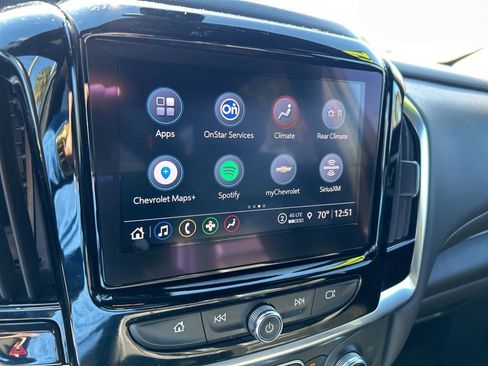 Used 2022 Chevrolet Traverse LT image 27