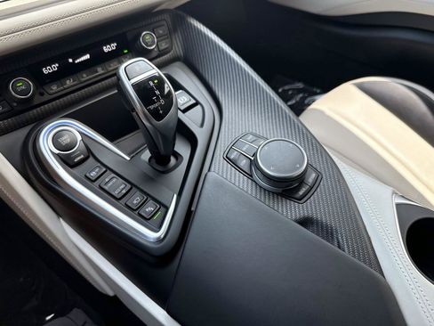 Used 2019 BMW i8 Roadster AWD/4WD image 24