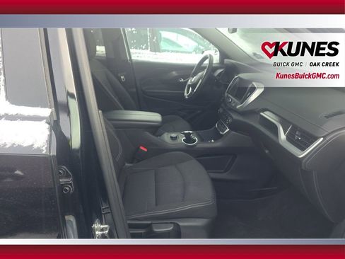 Used 2024 GMC Terrain SLE image 11