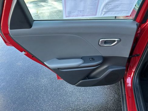 Used 2025 Kia K4 LXS image 19