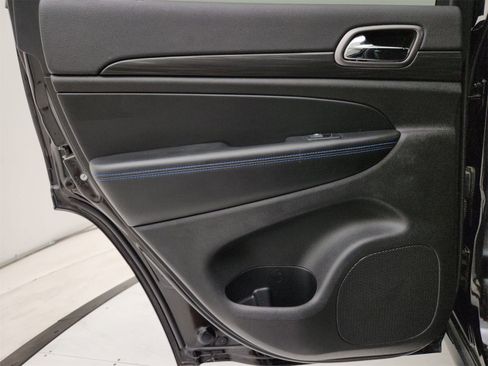 Used 2019 Jeep Grand Cherokee Laredo image 35