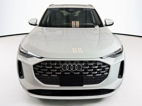 New 2025 Audi Q5 Prestige image 2