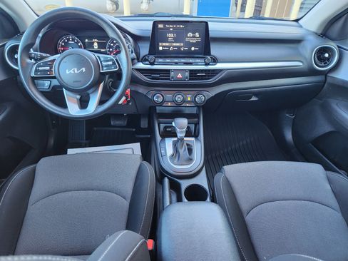 Used 2023 Kia Forte LXS w/ LXS Technology Package image 8