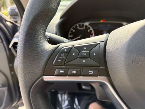 Used 2024 Nissan Altima 2.5 SV FWD image 21