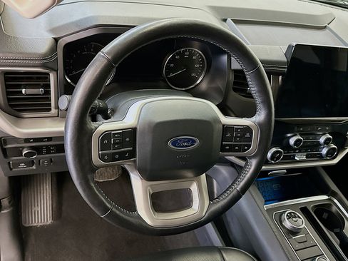 Used 2024 Ford Expedition Max XLT image 18