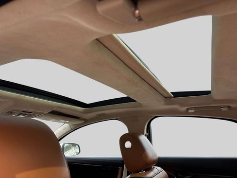 Used 2013 Jaguar XJ AWD image 11
