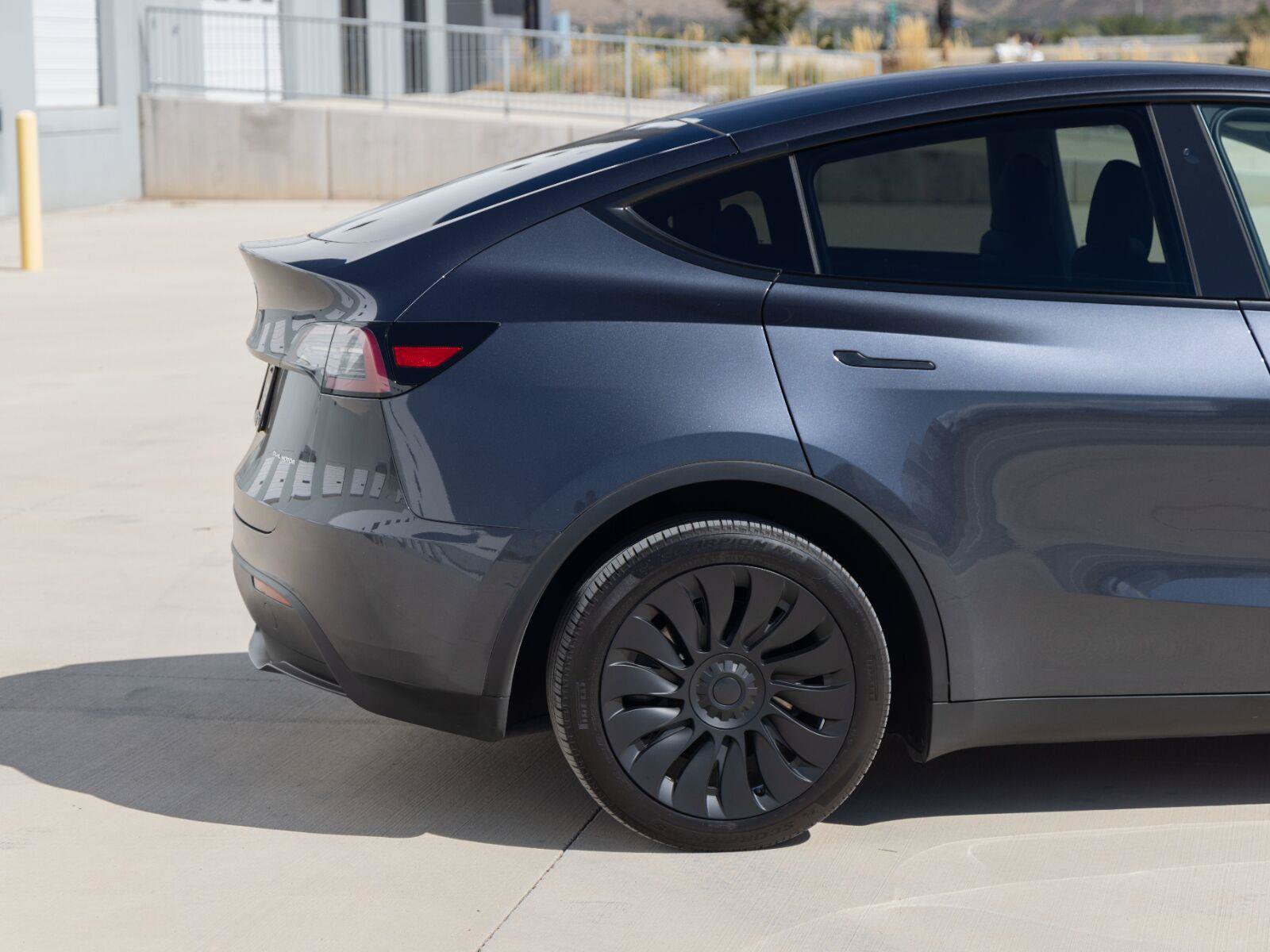 Used 2024 Tesla Model Y Long Range AWD/4WD image 11