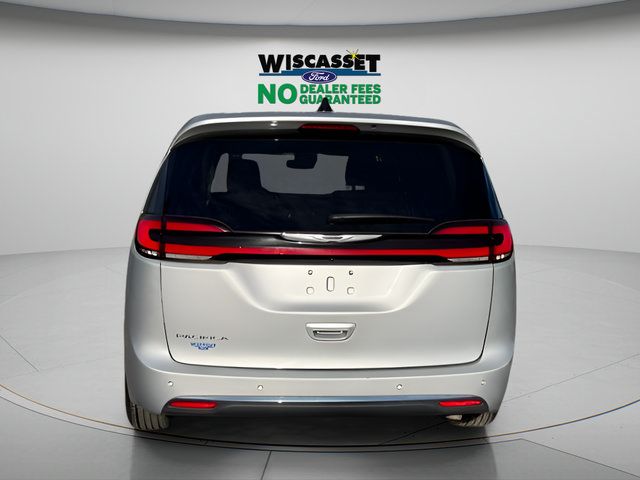 Used 2024 Chrysler Pacifica Touring-L FWD image 28