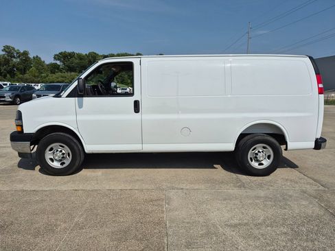 Certified 2025 Chevrolet Express 2500 w/ Driver Convenience Package RWD image 4
