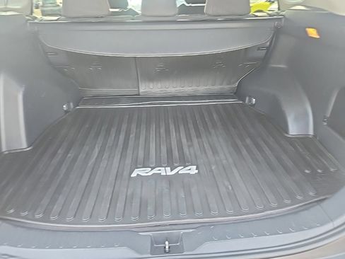 Used 2020 Toyota RAV4 LE w/ All Weather Liner Package AWD/4WD image 32