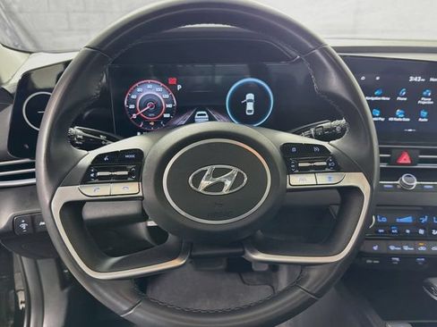 Used 2023 Hyundai Elantra Limited FWD image 16