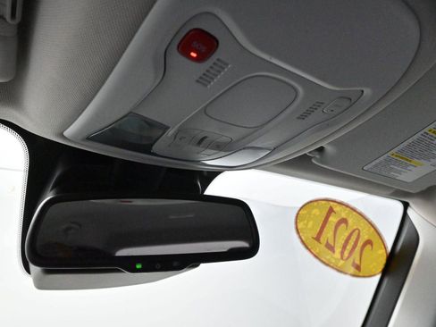 Used 2021 Jeep Renegade Latitude w/ Convenience Group image 24