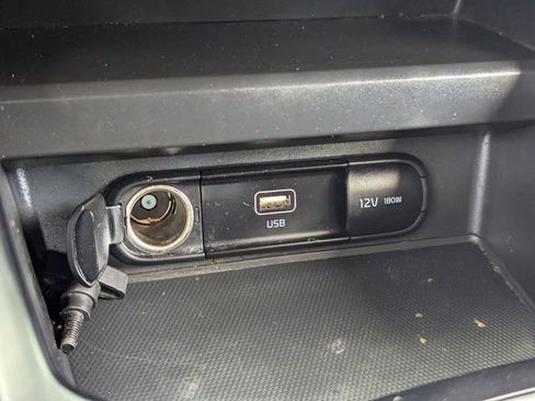 Used 2025 Kia Soul LX w/ LX Technology Package image 29