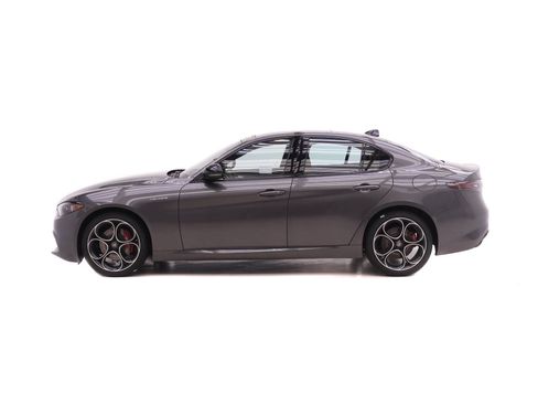 New 2026 Alfa Romeo Giulia AWD image 3