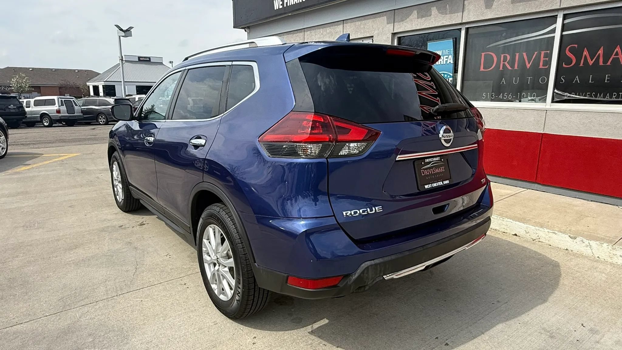 Used 2018 Nissan Rogue SV FWD image 4