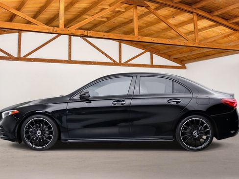 Used 2021 Mercedes-Benz A 220 w/ AMG Line image 2