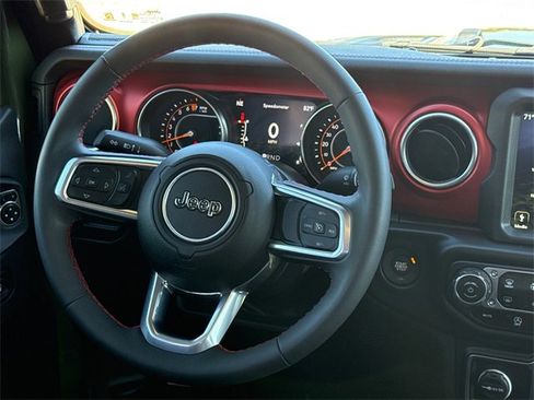 Used 2023 Jeep Gladiator Rubicon w/ LED Lighting Group image 12