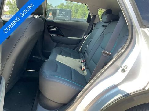 Used 2020 Kia Niro EX Premium FWD image 4