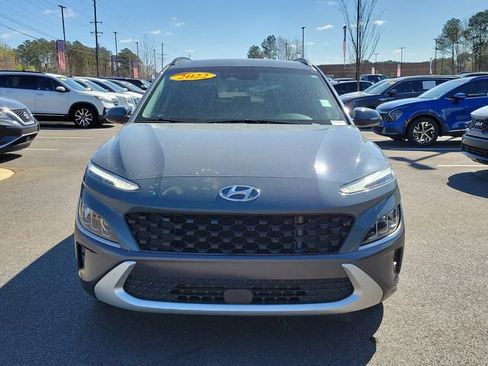 Used 2022 Hyundai Kona Limited FWD image 2