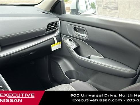 New 2026 Nissan Rogue SV image 25