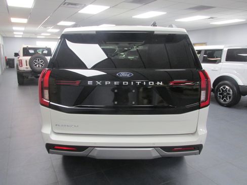 New 2025 Ford Expedition Platinum w/ Platinum Ultimate Package image 6