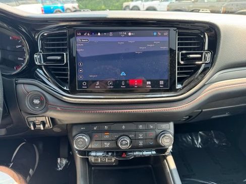Used 2024 Dodge Durango GT AWD/4WD image 29