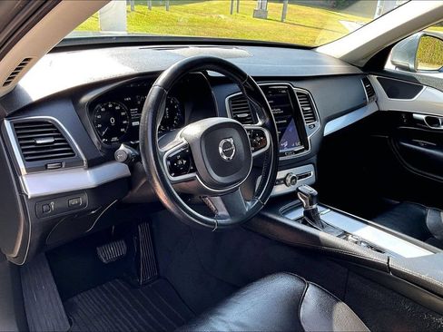 Used 2018 Volvo XC90 T6 Momentum w/ Convenience Package AWD/4WD image 17