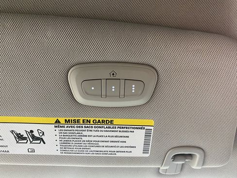 Used 2022 Chrysler Pacifica Touring-L image 35