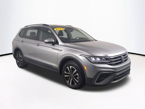 Used 2023 Volkswagen Tiguan S FWD image 2