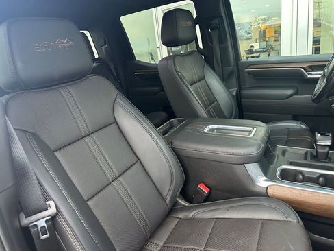 Used 2022 Chevrolet Silverado 1500 High Country w/ High Country Premium Package image 19