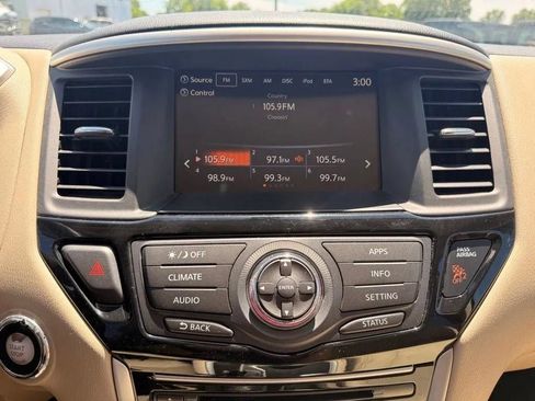 Used 2017 Nissan Pathfinder S FWD image 14