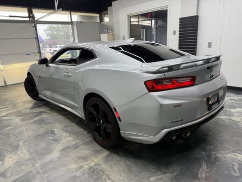 Used 2016 Chevrolet Camaro SS RWD image 5