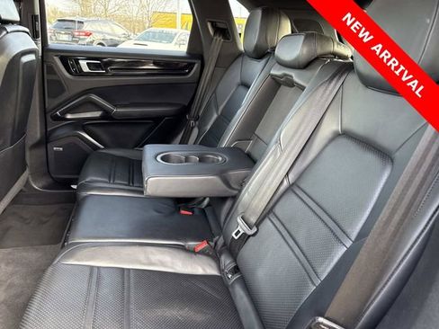 Used 2019 Porsche Cayenne Base FWD image 15