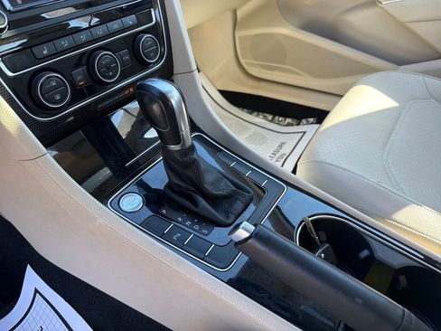 Used 2019 Volkswagen Passat 2.0T SE R-Line image 27