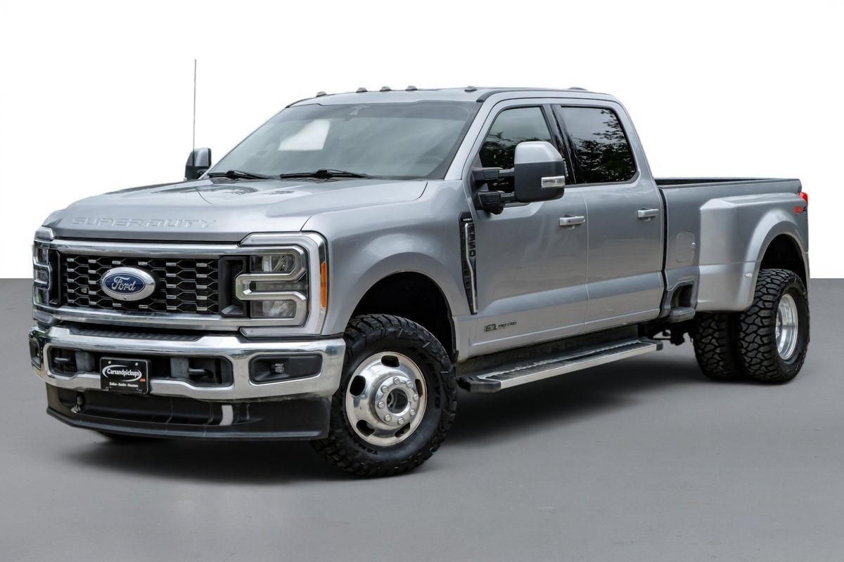 Used 2023 Ford F350 Lariat w/ FX4 Off-Road Package AWD/4WD image 4
