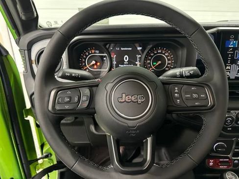 New 2025 Jeep Gladiator Willys image 13