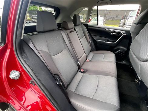 Used 2025 Toyota RAV4 XLE AWD/4WD image 31