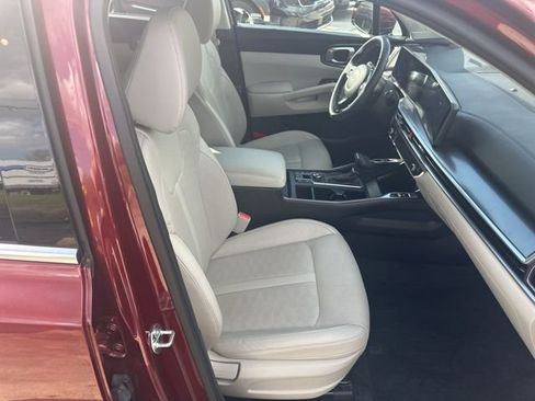 Used 2025 Kia Sorento S FWD image 31
