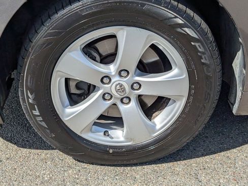 Used 2012 Toyota Sienna LE FWD image 23