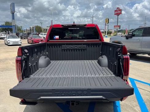 Used 2025 Toyota Tundra Limited AWD/4WD image 7