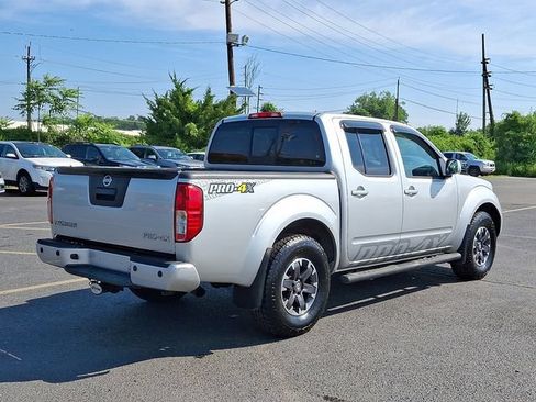 Used 2014 Nissan Frontier PRO-4X w/ Pro-4x Graphics Package AWD/4WD image 6