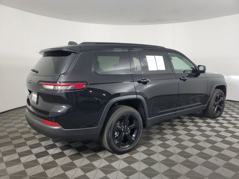 Used 2025 Jeep Grand Cherokee L Altitude image 4