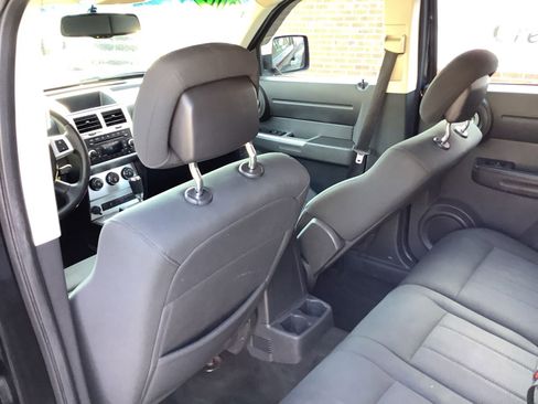 Used 2011 Dodge Nitro SXT image 12