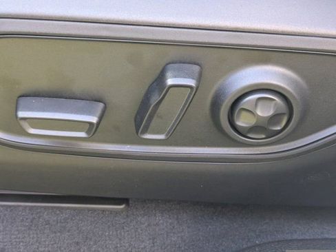 New 2025 Jeep Grand Cherokee Altitude RWD image 17